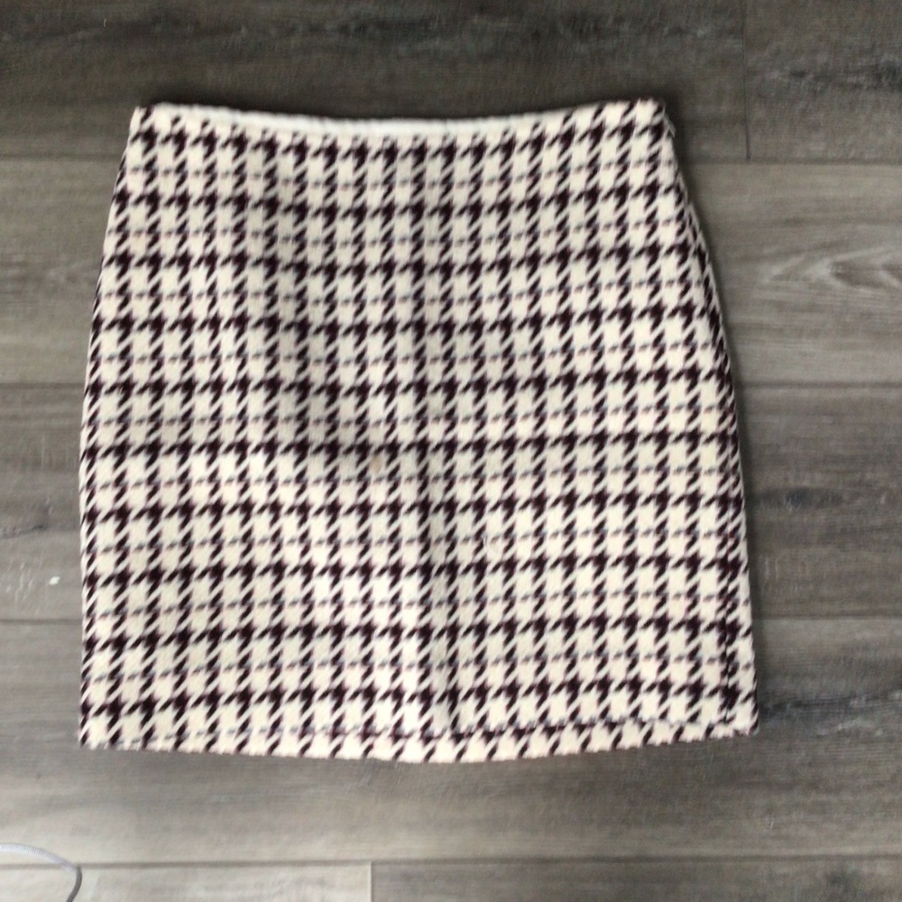 White House Black Market Cream and Maroon Mini Skirt